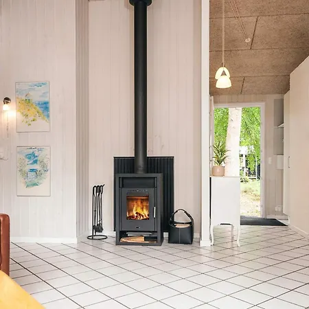4 Star In Holiday home Glesborg